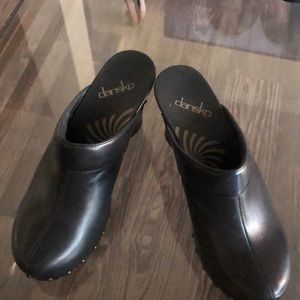 Dansko Clogs like new